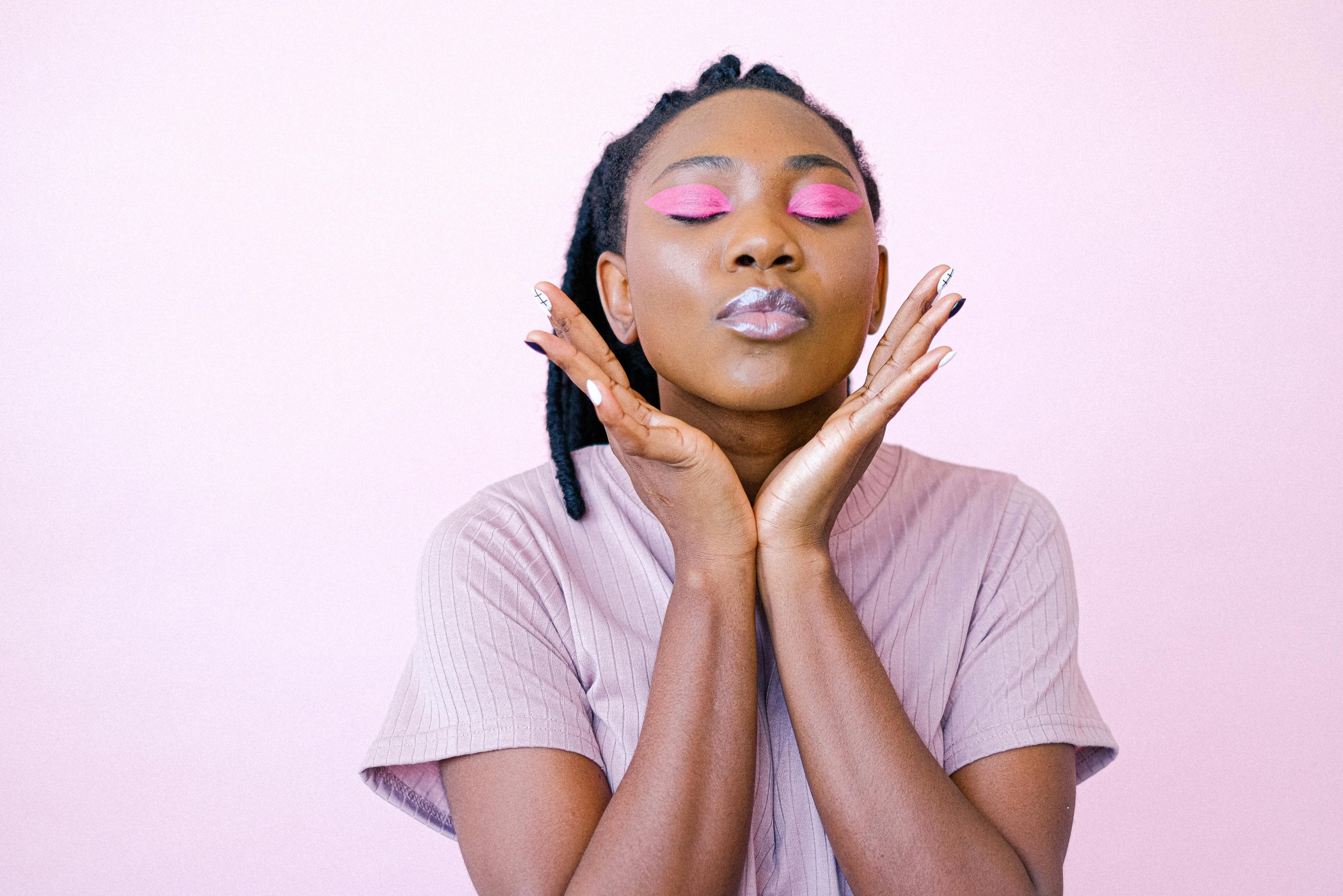 Tips Makeup Sederhana untuk Tampil Memesona